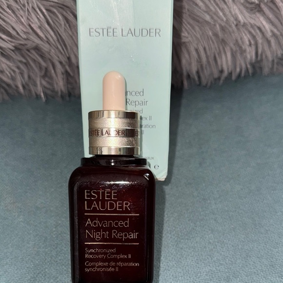 Estee Lauder Advanced Night Repair Serum - Picture 3 of 3